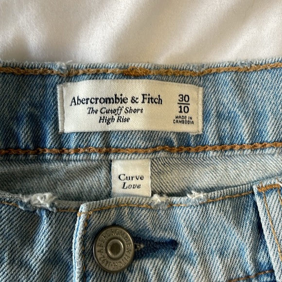 Abercrombie & Fitch The Cutoff Short High Rise Light Wash Like New Shorts 30/10 - Picture 2 of 6